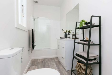 Photo of property in 100 Randwick Road, Moera, Lower Hutt, 5010