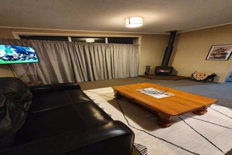 Photo of property in 1/12 Gradwell Place, Two Mile Bay, Taupo, 3330