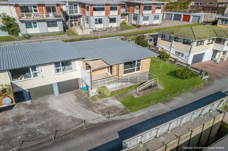 Photo of property in 12 South Road, Moturoa, New Plymouth, 4310