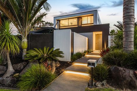 Photo of property in 3 Mansion Court, West Harbour, Auckland, 0618