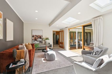 Photo of property in 8 Ranikhet Way, Khandallah, Wellington, 6035