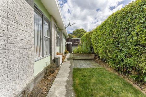 Photo of property in 7a Lincoln Grove, Wainuiomata, Lower Hutt, 5014