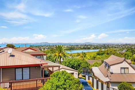 Photo of property in 22a Van Dyke Place, West Harbour, Auckland, 0618