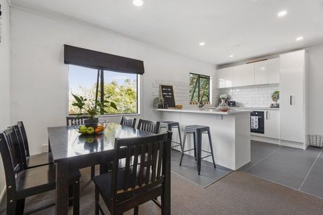 Photo of property in 3a John Webster Place, Glen Eden, Auckland, 0602