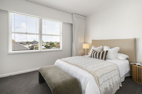 Photo of property in 65 Braid Road, St Andrews, Hamilton, 3200