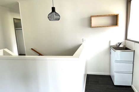 Photo of property in 32 Roick Parade, Glen Eden, Auckland, 0602