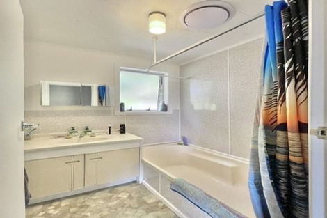 Photo of property in 34 Arapiko Street, Johnsonville, Wellington, 6037