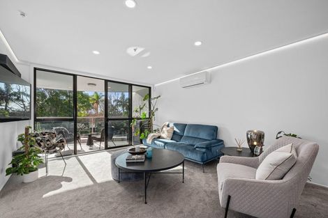 Photo of property in 1c/175 Hurstmere Road, Takapuna, Auckland, 0622