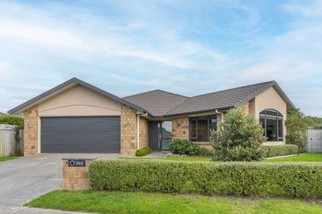 Photo of property in 8 Pateke Way, Paraparaumu Beach, Paraparaumu, 5032