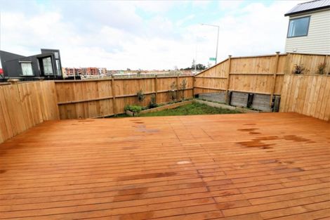 Photo of property in 37 Lockheed Street, Hobsonville, Auckland, 0618