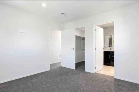 Photo of property in 3b Riverton Drive, Randwick Park, Auckland, 2105