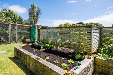 Photo of property in 27 Abby Road, Fitzherbert, Palmerston North, 4410