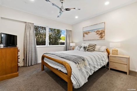 Photo of property in 11 Wilbur Place, Pakuranga Heights, Auckland, 2010