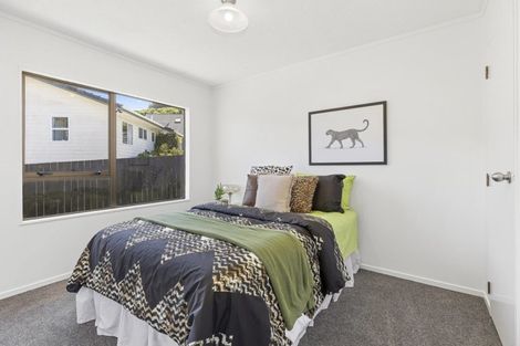 Photo of property in 24 John Witton Drive, Crofton Downs, Wellington, 6035