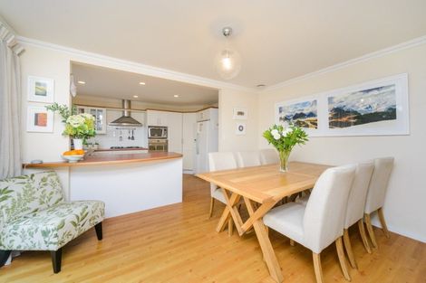 Photo of property in 22 Greenwood Place, Fitzherbert, Palmerston North, 4410