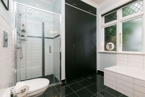 Photo of property in 105 Mortimer Terrace, Brooklyn, Wellington, 6021