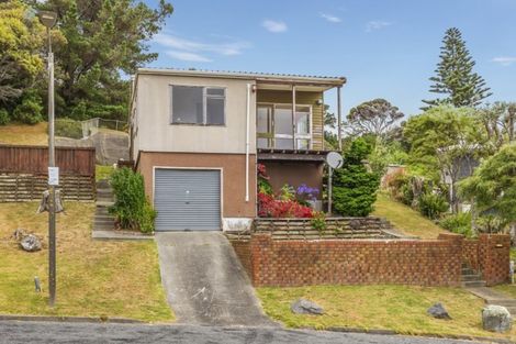Photo of property in 11 The Spinney, Titahi Bay, Porirua, 5022