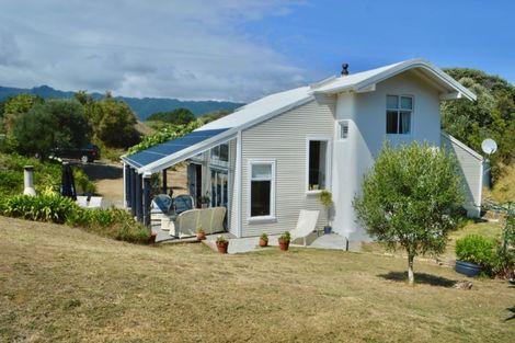 Photo of property in 100 Paetawa Road, Peka Peka, Waikanae, 5391