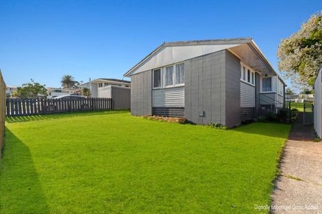 Photo of property in 9 Totara Street, Waiuku, 2123