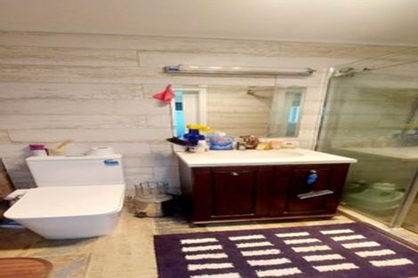 Photo of property in 64 Astley Avenue, New Lynn, Auckland, 0600
