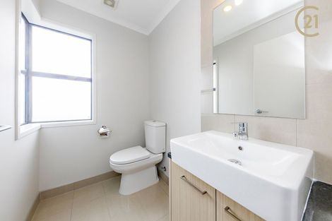 Photo of property in 18 Hirimate Place, Flat Bush, Auckland, 2019