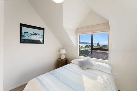 Photo of property in 128 Seaview Road, Paraparaumu Beach, Paraparaumu, 5032