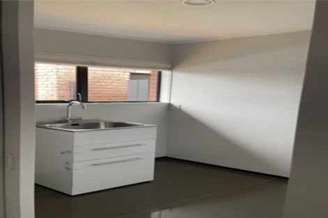 Photo of property in 2/10 Tulloch Place, Conifer Grove, Takanini, 2112