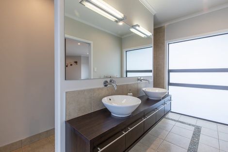 Photo of property in 19 Jg Wilson Drive, Waipukurau, 4281