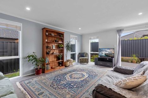 Photo of property in 10 Pioneer Crescent, Omokoroa, 3114