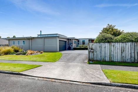 Photo of property in 28 Maire Street, Hawera, 4610