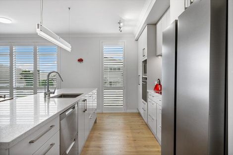 Photo of property in 1 Ocean View Terrace, Orewa, 0931