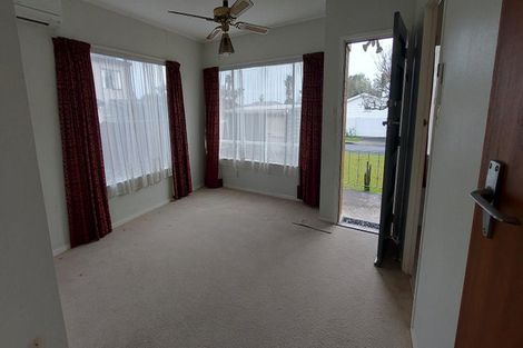 Photo of property in 3/2 Mickle Street, Te Atatu South, Auckland, 0610