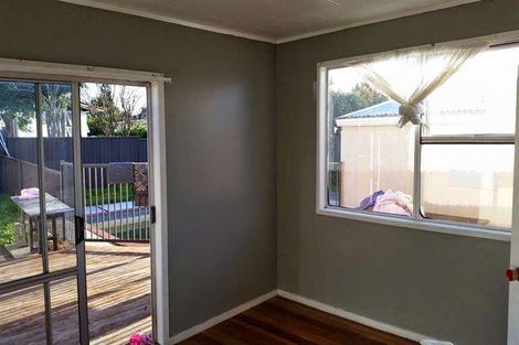 Photo of property in 9 Carbery Place, Manurewa, Auckland, 2102