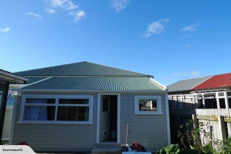 Photo of property in 15 Moselle Street, Island Bay, Wellington, 6023
