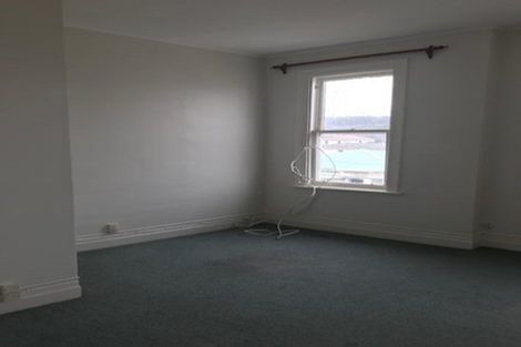 Photo of property in 100 Wallace Street, Mount Cook, Wellington, 6021