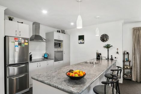 Photo of property in 16 Weka Place, Picton, 7220