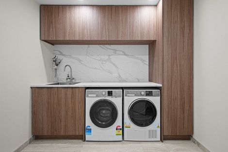 Photo of property in 62 Hensman Road, Queenstown, 9300