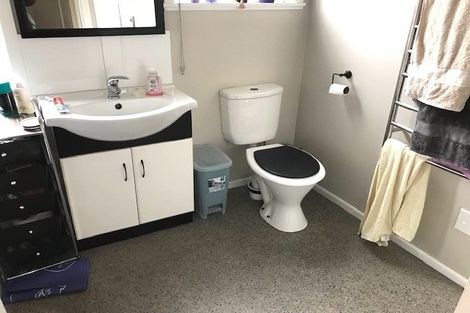 Photo of property in 28 Matenga Street, Waikanae, 5036