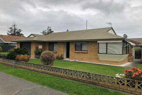 Photo of property in 2/413 Gloucester Street, Taradale, Napier, 4112