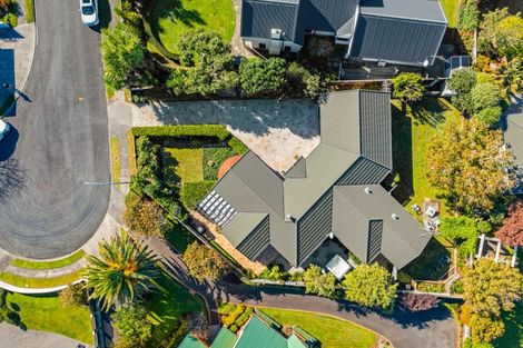 Photo of property in 9 Taylor Place, Merrilands, New Plymouth, 4312