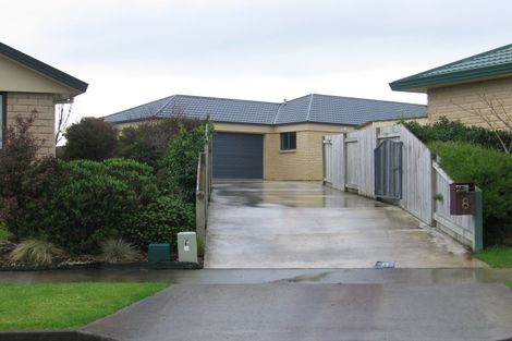 Photo of property in 8 Logan Place, Kelvin Grove, Palmerston North, 4414