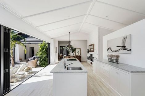 Photo of property in 10 Pebble Beach Way, Papamoa Beach, Papamoa, 3118