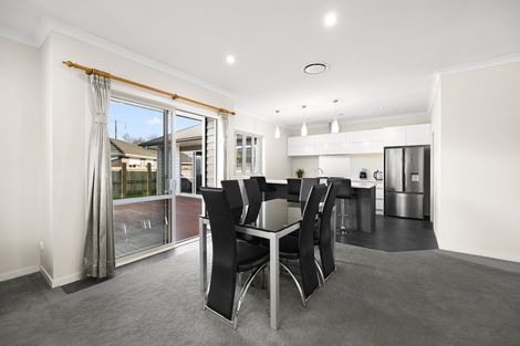 Photo of property in 27 Teatree Close, Huntington, Hamilton, 3210