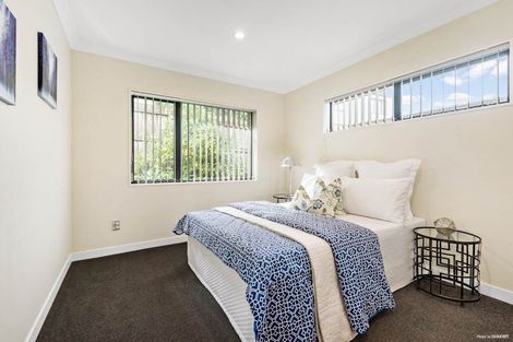 Photo of property in 17 Ohau Court, Fairview Heights, Auckland, 0632