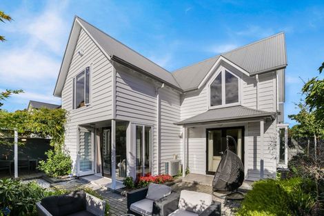 Photo of property in 34 Aikmans Road, Merivale, Christchurch, 8014