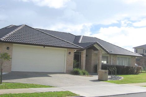 Photo of property in 1 Cambrian Crescent, Flat Bush, Auckland, 2016
