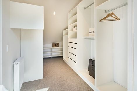 Photo of property in 21 Seaview Terrace, Northland, Wellington, 6012