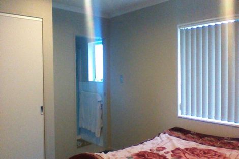 Photo of property in 2/27 Rice Crescent, Papakura, 2110