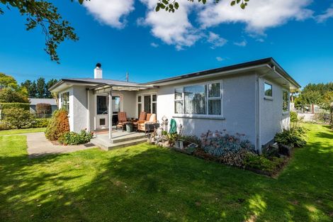 Photo of property in 85 Timaru Road, Waimate, 7924