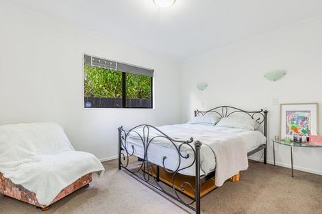 Photo of property in 6 Peterhouse Place, West Harbour, Auckland, 0618